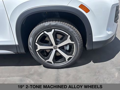 New 2026 Volkswagen Tiguan SE AWD/4WD image 11