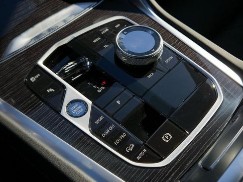 New 2026 BMW X6 xDrive40i w/ Executive Package image 12