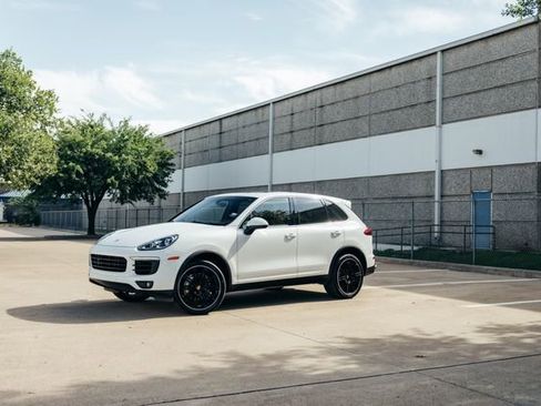Used 2016 Porsche Cayenne S AWD/4WD image 28