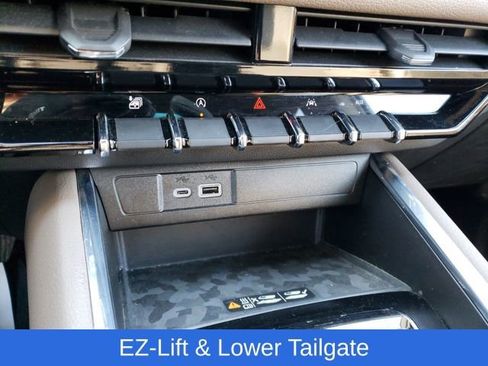 Used 2023 GMC Canyon Denali image 25