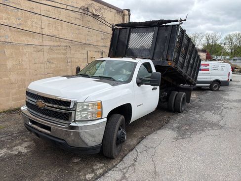 Used 2011 Chevrolet Silverado 3500 W/T RWD image 1
