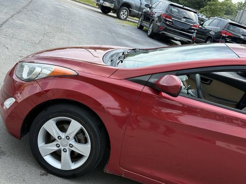 Used 2012 Hyundai Elantra GLS w/ Preferred Pkg 3 FWD image 3