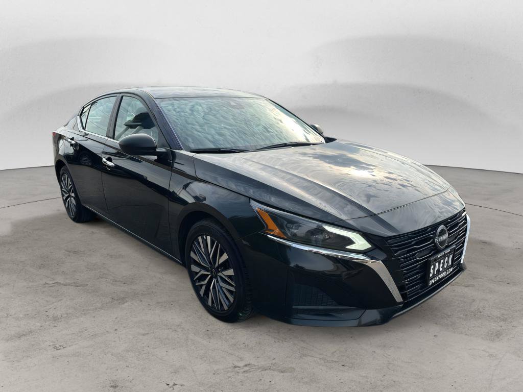 Used 2024 Nissan Altima 2.5 SV FWD image 7