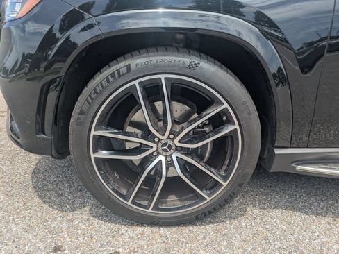 Used 2023 Mercedes-Benz GLS 450 4MATIC image 11