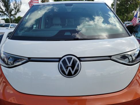 Used 2025 Volkswagen ID. Buzz 1st Edition image 24
