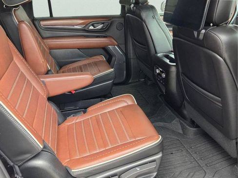 Certified 2023 GMC Yukon XL Denali Ultimate w/ LPO, Floor Liner Package AWD/4WD image 18