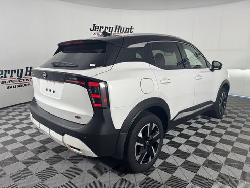 Used 2025 Nissan Kicks SR FWD image 7