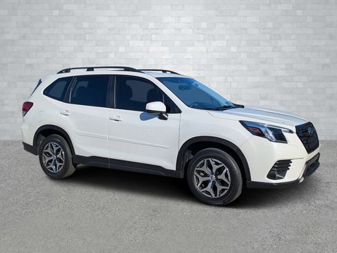 Used 2023 Subaru Forester Premium image 1