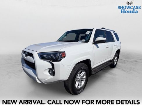 Used 2019 Toyota 4Runner SR5 AWD/4WD image 2