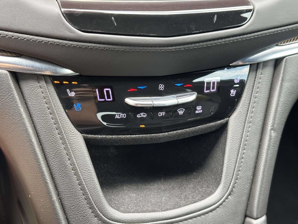 Used 2019 Cadillac XT5 Platinum AWD/4WD image 35