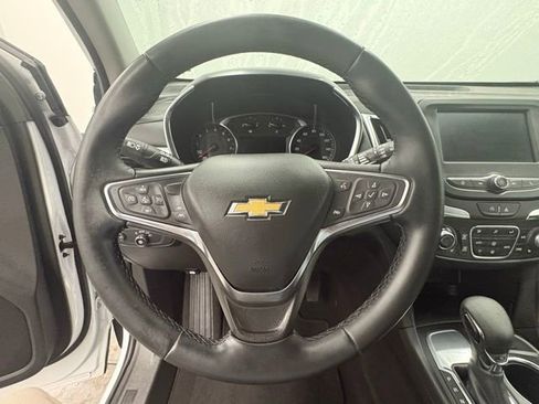 Used 2024 Chevrolet Equinox LT FWD image 16