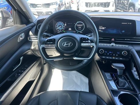 Used 2024 Hyundai Elantra Limited FWD image 16