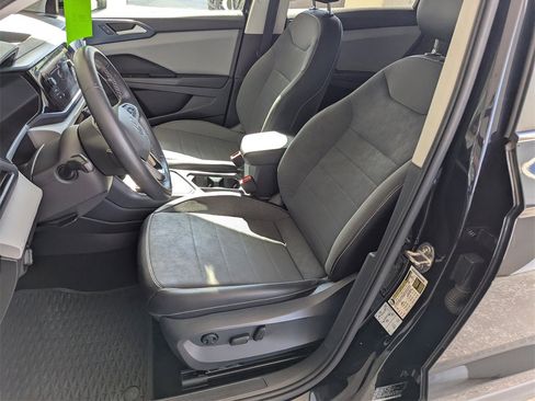 Certified 2022 Volkswagen Taos SE w/ Panoramic Sunroof Package image 12