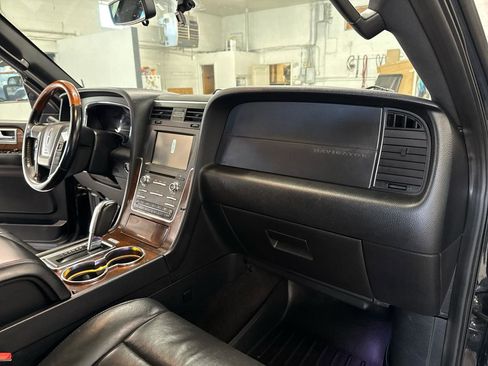 Used 2015 Lincoln Navigator 4WD image 59