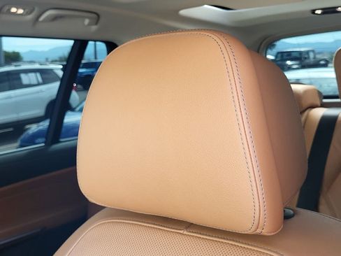 Used 2019 BMW X7 xDrive40i w/ Premium Package AWD/4WD image 11