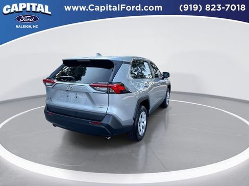 Used 2025 Toyota RAV4 LE AWD/4WD image 8