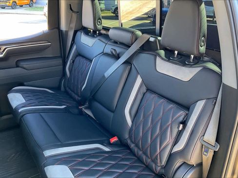 Certified 2025 Chevrolet Silverado 1500 LTZ image 21