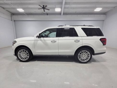 Used 2024 Ford Expedition Limited AWD/4WD image 6