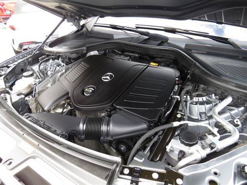 Used 2023 Mercedes-Benz GLC 300 4MATIC image 7
