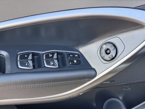 Used 2017 Hyundai Santa Fe Sport image 20