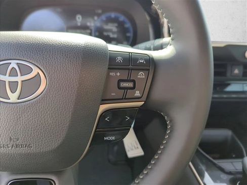 New 2025 Toyota Crown Signia image 18