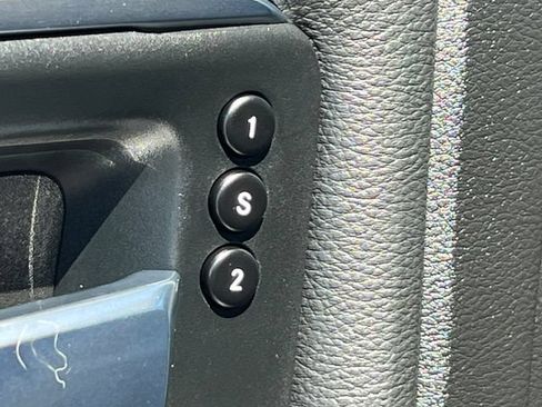 Used 2025 RAM 3500 Laramie AWD/4WD image 23
