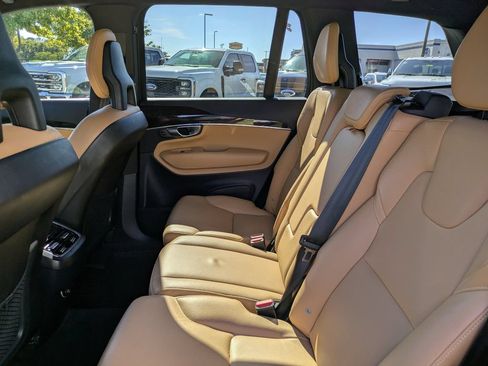 Used 2018 Volvo XC90 T5 Momentum w/ Convenience Package AWD/4WD image 14