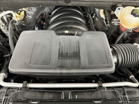 Used 2025 GMC Yukon XL Denali RWD image 36
