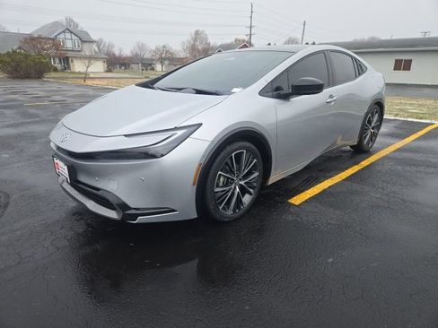 Used 2023 Toyota Prius Limited image 3