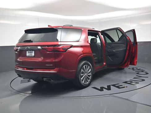 Used 2023 Chevrolet Traverse Premier w/ LPO, Floor Liner Package FWD image 27