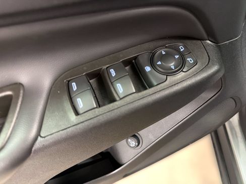Used 2023 Chevrolet Equinox LT FWD image 13