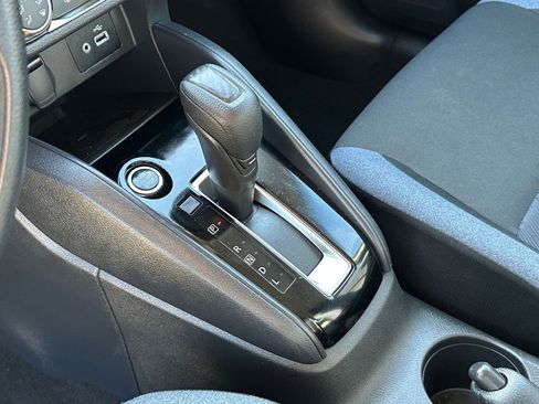 Used 2025 Nissan Versa SV image 39