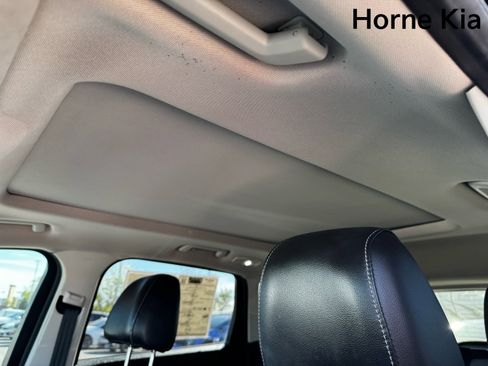 Used 2017 Ford Escape Titanium image 24