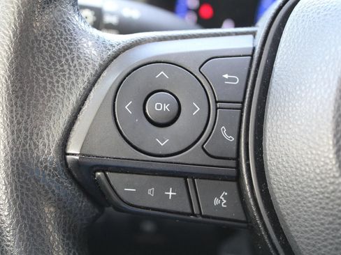 Used 2022 Toyota Corolla LE FWD image 16