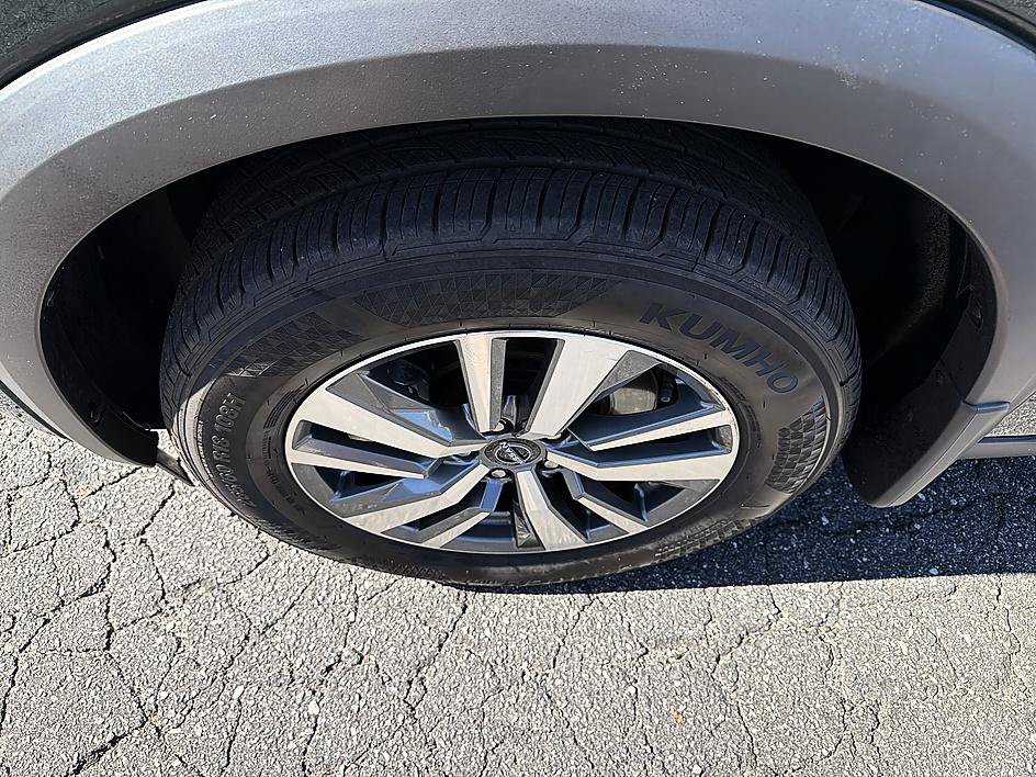 Used 2024 Nissan Pathfinder SL AWD/4WD image 9