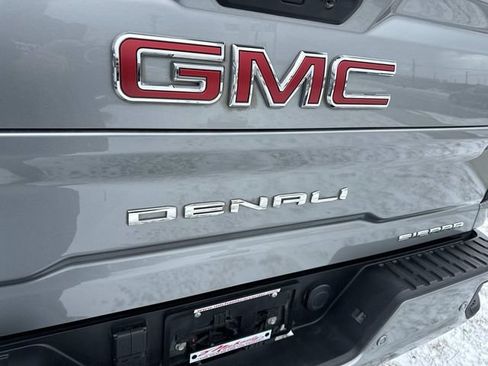 Used 2025 GMC Sierra 3500 Denali w/ Technology Package AWD/4WD image 17