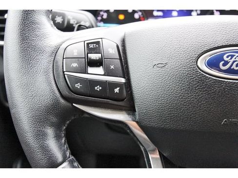 Used 2020 Ford Explorer Limited RWD image 18