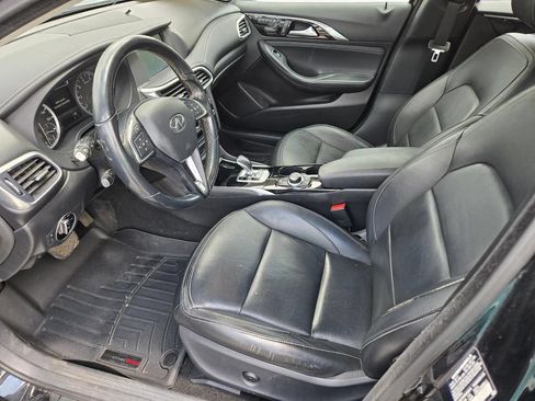 Used 2018 INFINITI QX30 Premium w/ Navigation Package AWD/4WD image 14