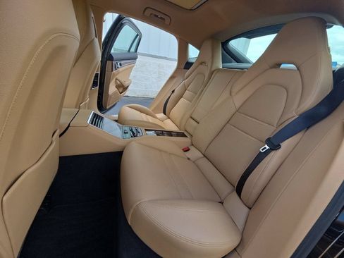 Used 2018 Porsche Panamera 4 AWD/4WD image 19
