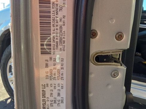 Used 2014 RAM 1500 Laramie w/ Convenience Group image 7