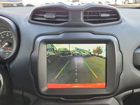 Used 2022 Jeep Renegade Limited image 16
