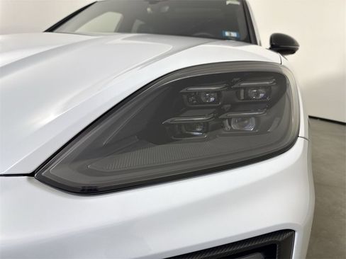 New 2025 Porsche Cayenne Turbo image 11
