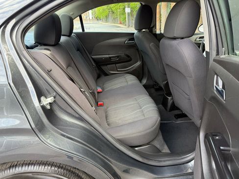 Used 2020 Chevrolet Sonic LT image 29