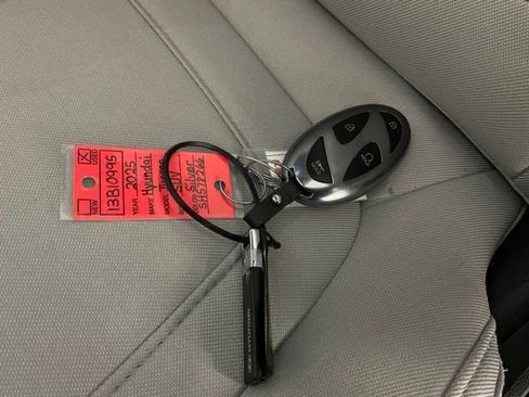 Used 2025 Hyundai Tucson SE FWD image 45