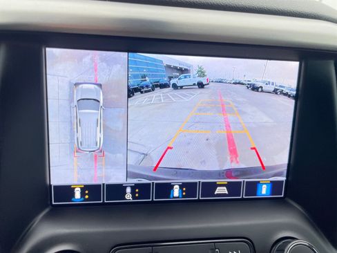 Used 2021 GMC Acadia SLT w/ Technology Package image 21