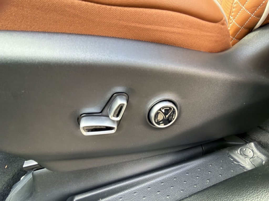 Used 2026 Chrysler Pacifica Pinnacle FWD image 14