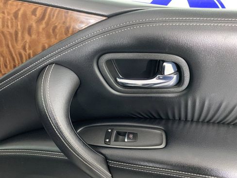 Used 2020 Nissan Armada SL image 39