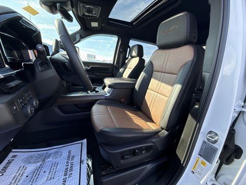 Certified 2024 Chevrolet Silverado 3500 High Country w/ Technology Package image 13