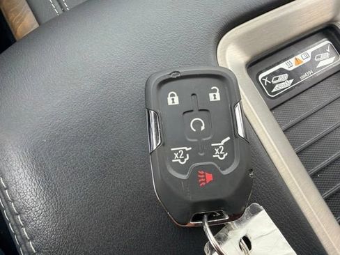 Used 2020 GMC Yukon Denali w/ Denali Ultimate Package AWD/4WD image 27