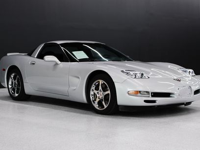 Used 2000 Chevrolet Corvette Coupe w/ Roof Pkg